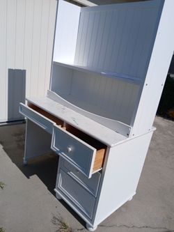FREE White Wooden Desk with Hutch: Kids Desk