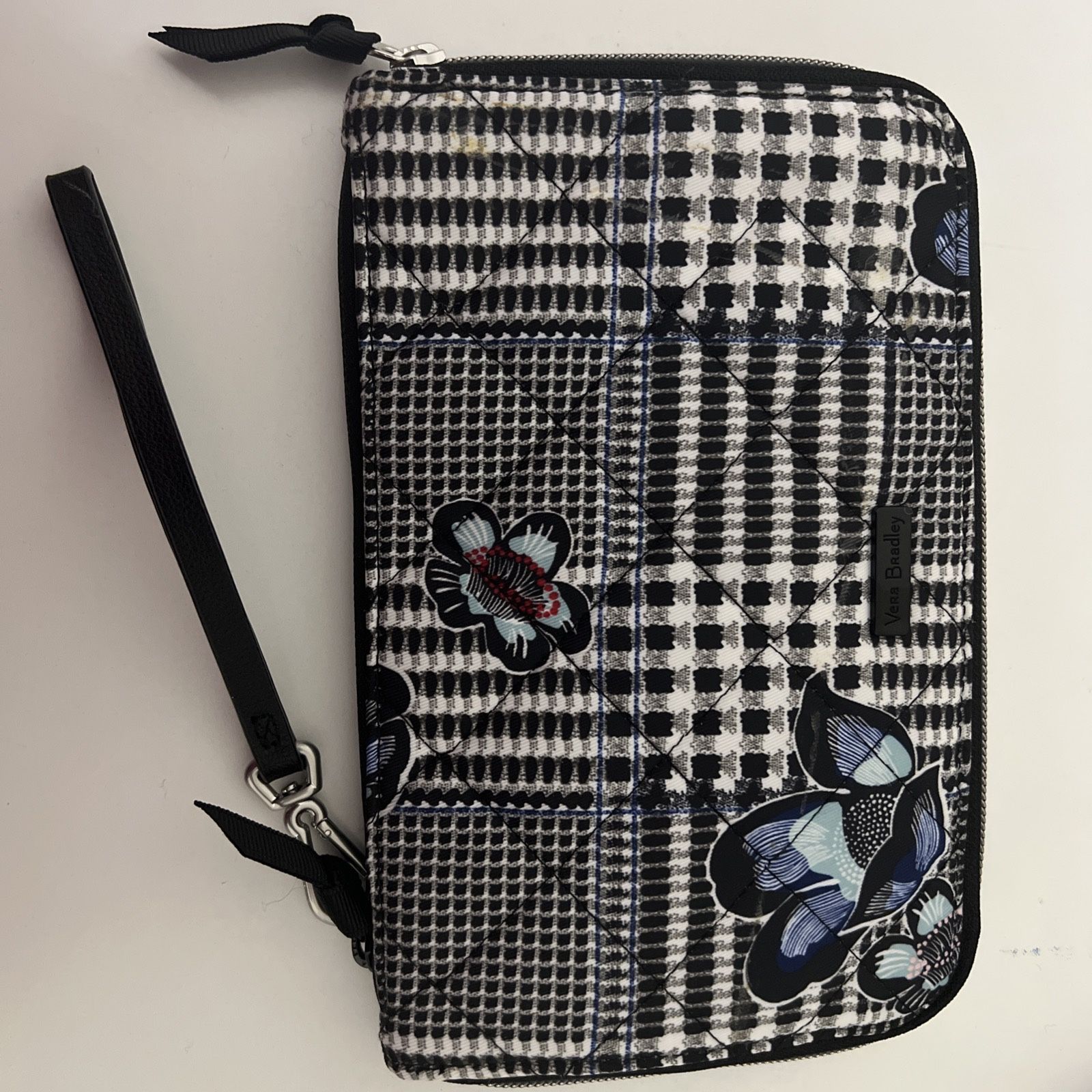 Vera Bradley Wristlet On the Go Black White Bedford Plaid