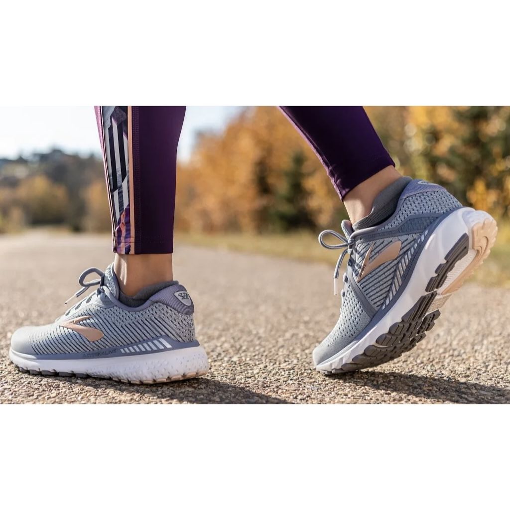 BROOKS Womens Grey Pale Peach Adrenaline GTS 20 Lace Up Running Sneaker Shoes