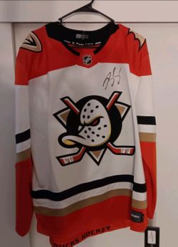 Anaheim Ducks Signed Beckett Sennecke Jersey