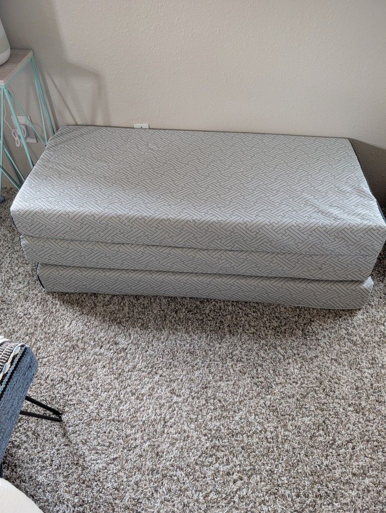 Inofia Trifold Mattress
