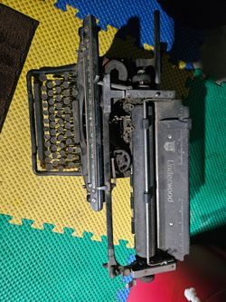 Vintage Underwood Typewriter