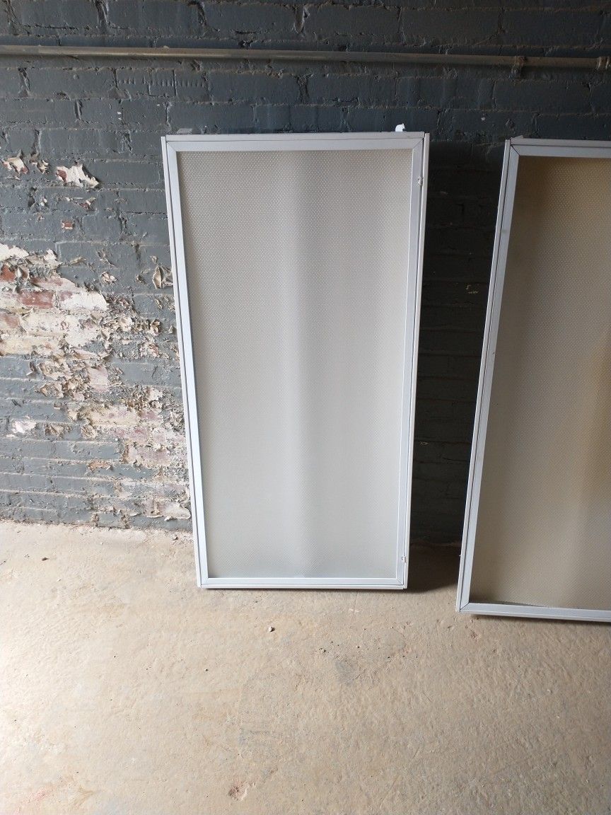2' X 4' Flouesant Lights