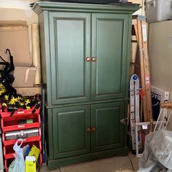 Armorie / Hutch Wood