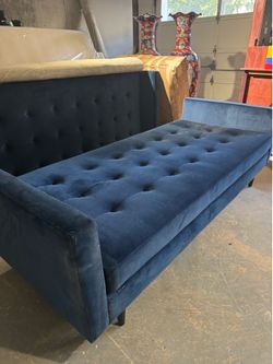 Upholstered chaise lounge
