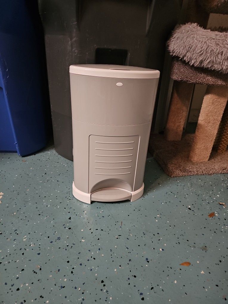 Dekor Diaper Pail