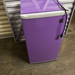 Mini Fridge RVA Purple 