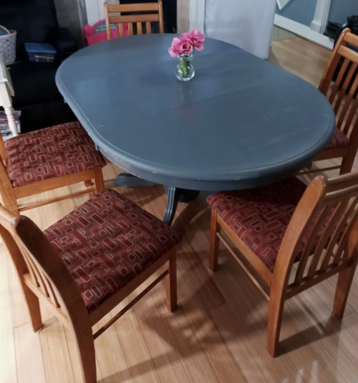 Beautiful Dining Set Table With 5 Chairs .