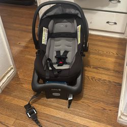 Safety 1st Infant Car Seat with Base (Newborn Insert Included)