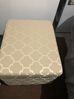 New never used storage ottoman