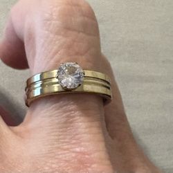 New CZ 2 Kt Gold Filled Wedding Ring Size 9