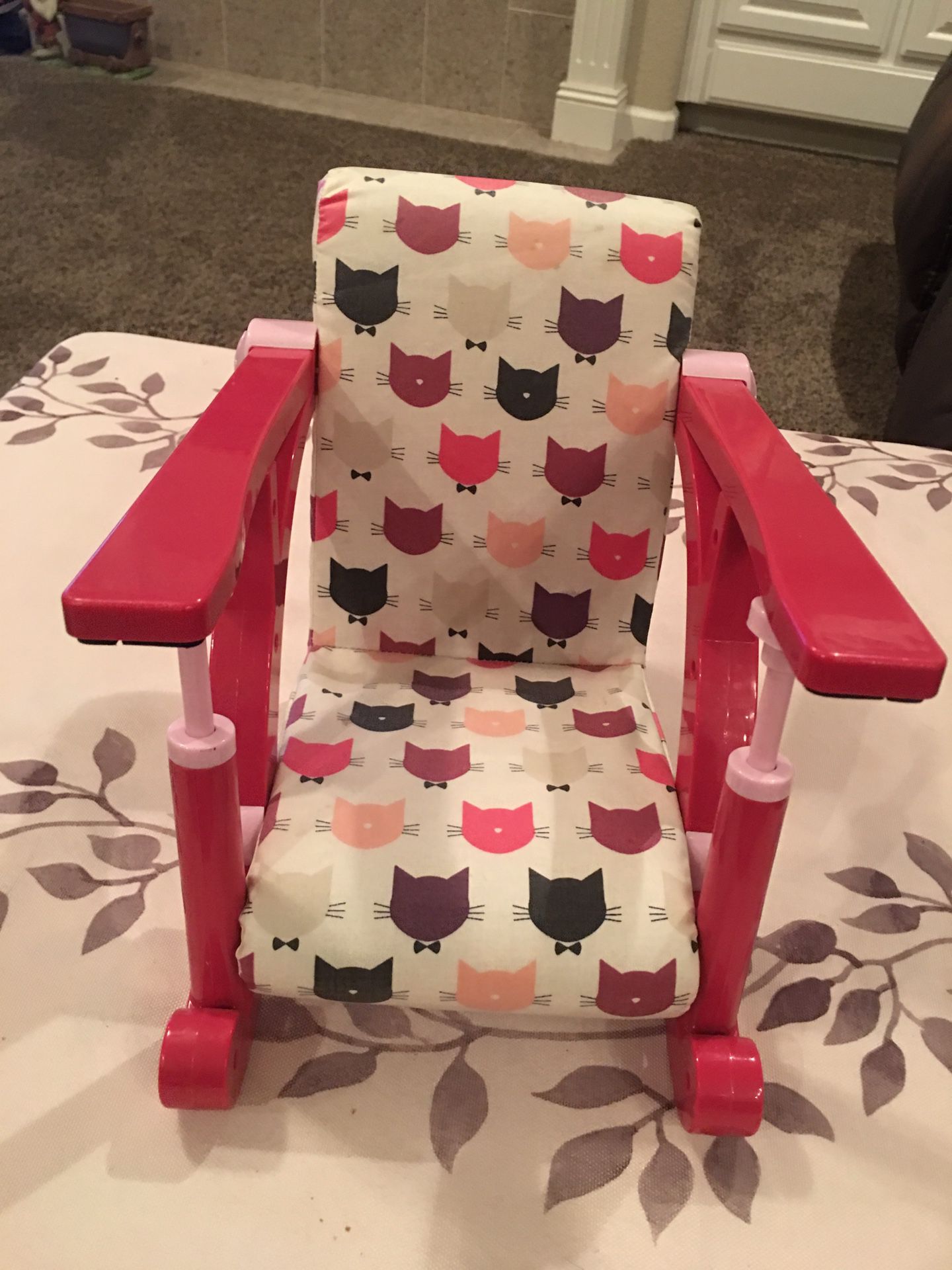 DOLL CHAIR! CLIPS ONTO TABLE - HOLDS up to 15 INCH DOLL! HOLDS OG DOLL OR AMERICAN GIRL DOLL