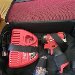 Milwaukee M12 Fuel Impact 