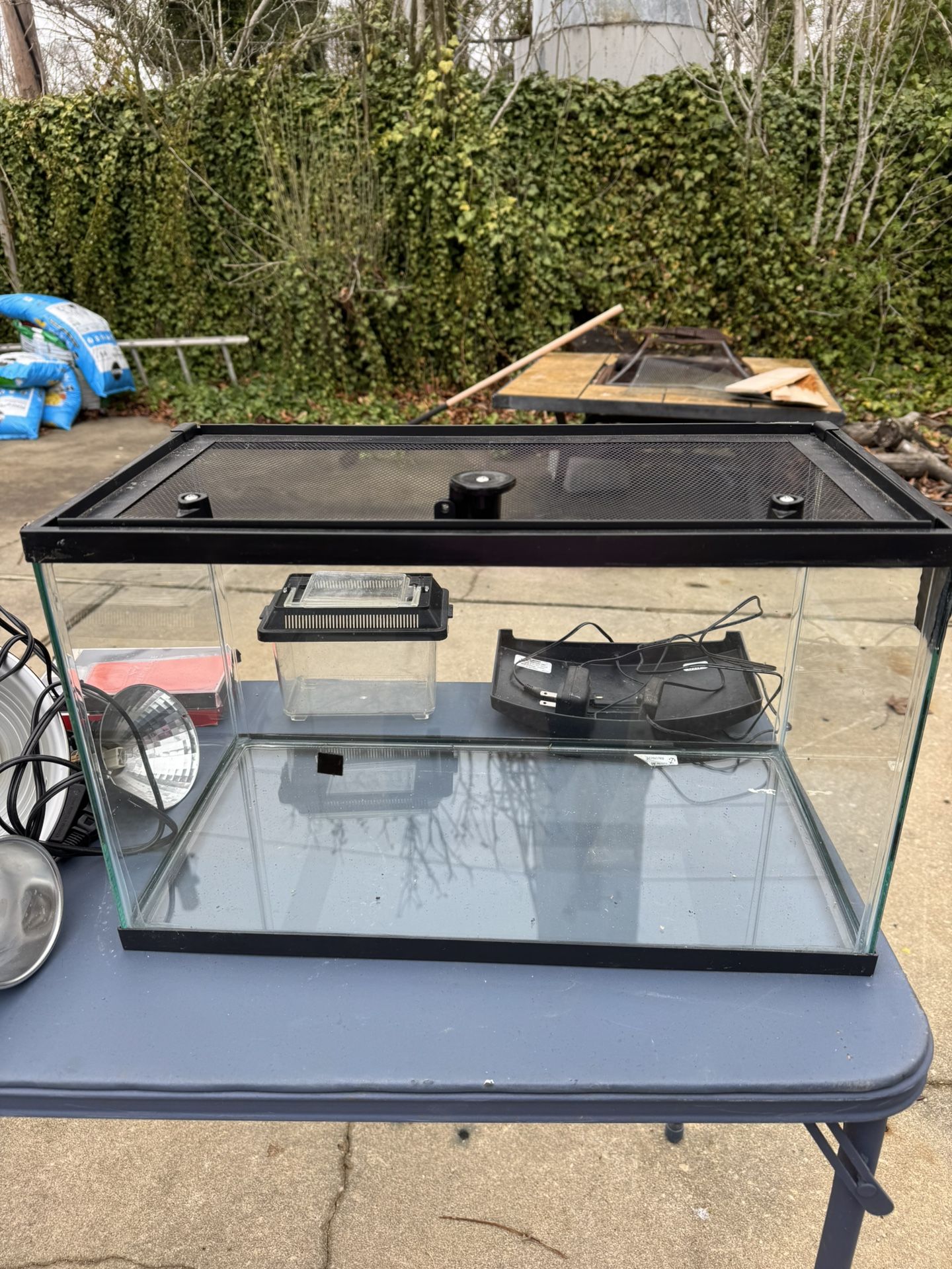 20 Gallon High Reptile Tank With locking top!!