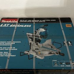 Makita Miter Saw With Laser Kit, Batteries, Charger