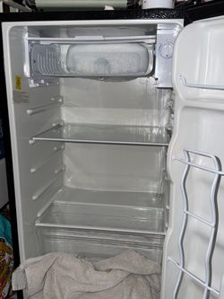 Black Bangson Mini-fridge, 3.2 Cu. Ft
