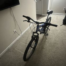 DYNACRAFT Blue/Black Bike