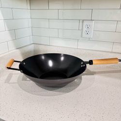 Black Carbon Steel Wok with Wood Handles