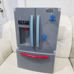 Little Tikes My First Fridge. Playing Fridge.