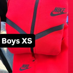 Boys Xs Nike Tech 
