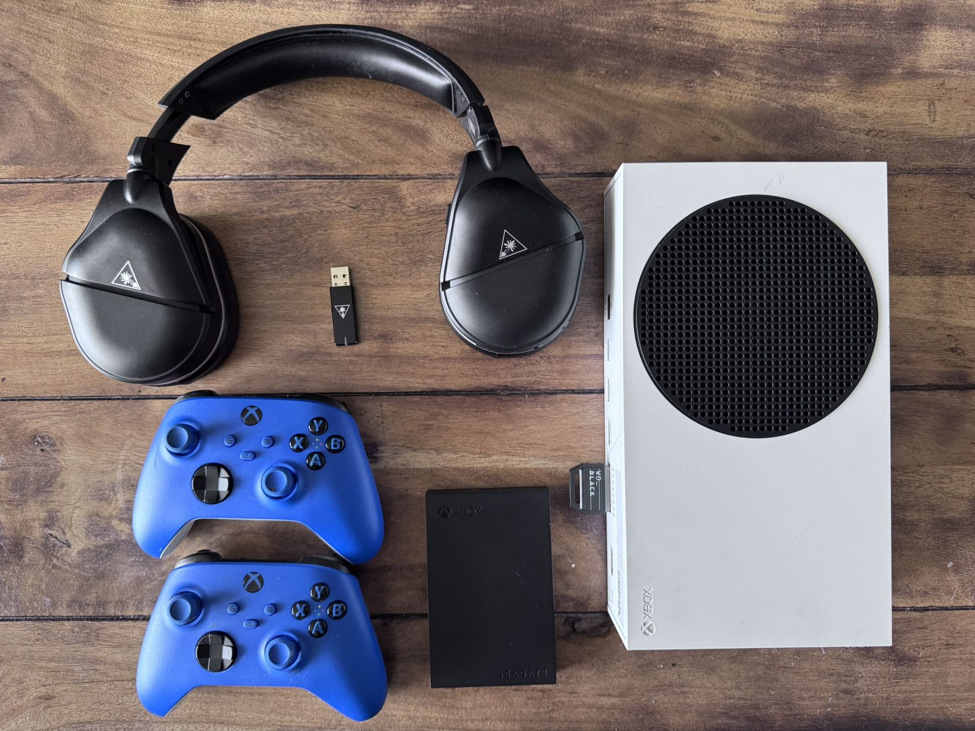 Xbox Series S Bundle – 2.5 TB Storage, 2 Controllers, Turtle Beach 700 Wireless Headset