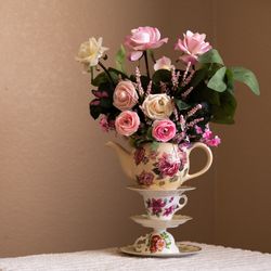 Tea pot centerpiece