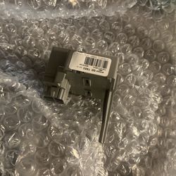 New Open Box Genuine OEM Whirlpool Refrigerator Run Capacitor WPW10350564