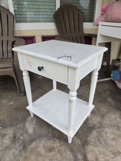 Free side table