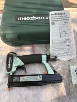 NEW/Unused—Metabo HPT 1-3/8-in 23 -Gauge Pneumatic Pin Nailer -NP35A-Hard Case, Nails, Safety Glasses, Oil Bottle