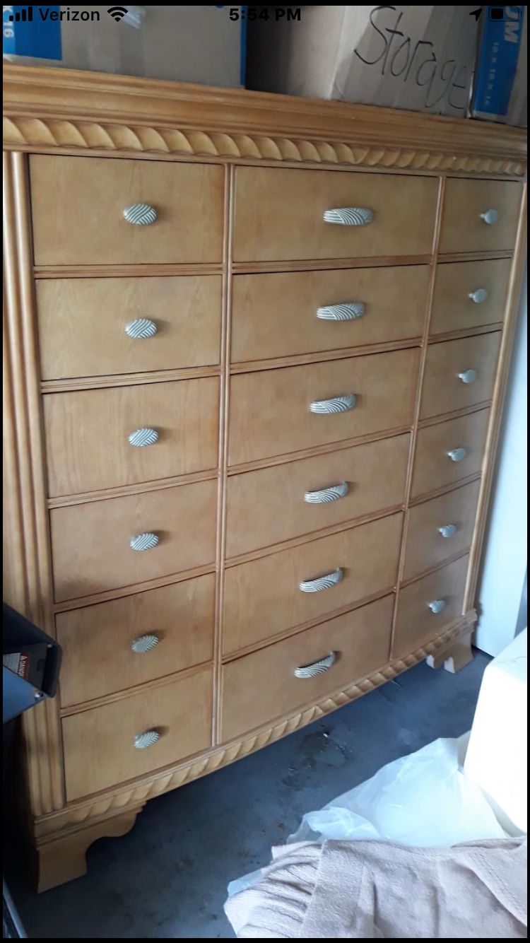 Tallboy 18 drawer dresser