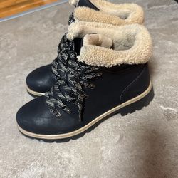 Size 8 Women’s Boots 
