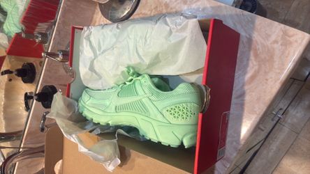 Nike Zoom Vomero 5 men’s 11.5
