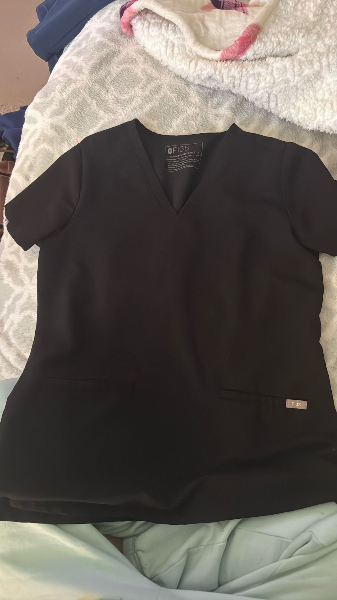 Figs Scrub Top