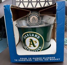 Major League Baseball Athletic Ice Bucket Set - Pickup From Northridge Area