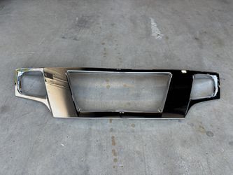 Parting Out One Grill Grille Molding Chrome Nissan Nv 200 Cargo 2013 2014 2015 2016 2017 2018 2019 2020 2021