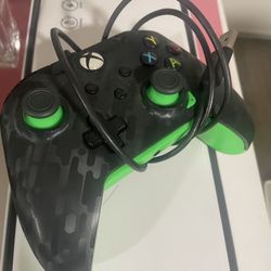 🎮 Xbox Wired Controller – Like New 🎮