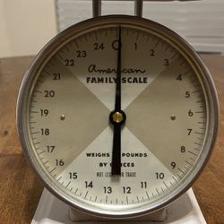 Vintage Kitchen Scale 