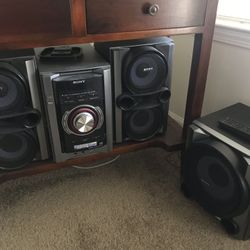 Sony CD, MP3, Radio shelf system w/ sub woofer, receiver and remote