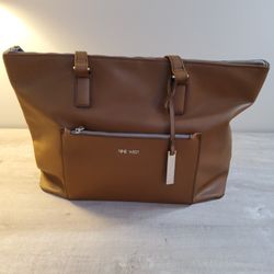 Beautiful Brand New Leather Nine West Purse  .     Size  . 21"×  16"×  6" .