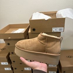 UGG "Classic Mini Platform" Boots | Sizes 7 & 8