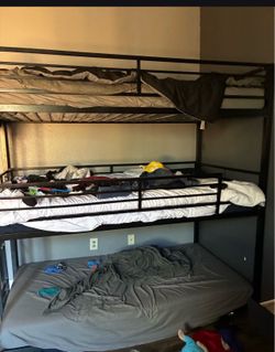 Triple bunk beds