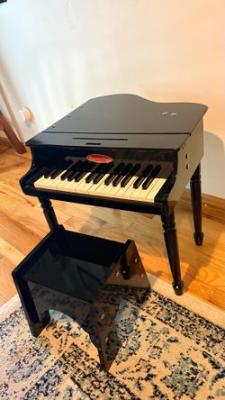 Melissa and Doug . Wooden Grand Piano ages 4+