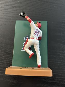 Mike Trout Wall Catch Figurine La Angels Sga 5-20-16 