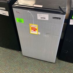 MAGIC CHEF MINI FRIDGE