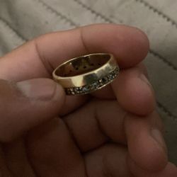Gold Ring With Diamonds 