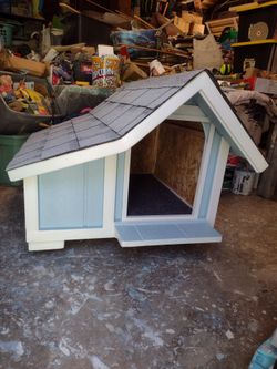New Custom Dog House Medium Size Or Three Small Dogs $160 Firm located in Colton