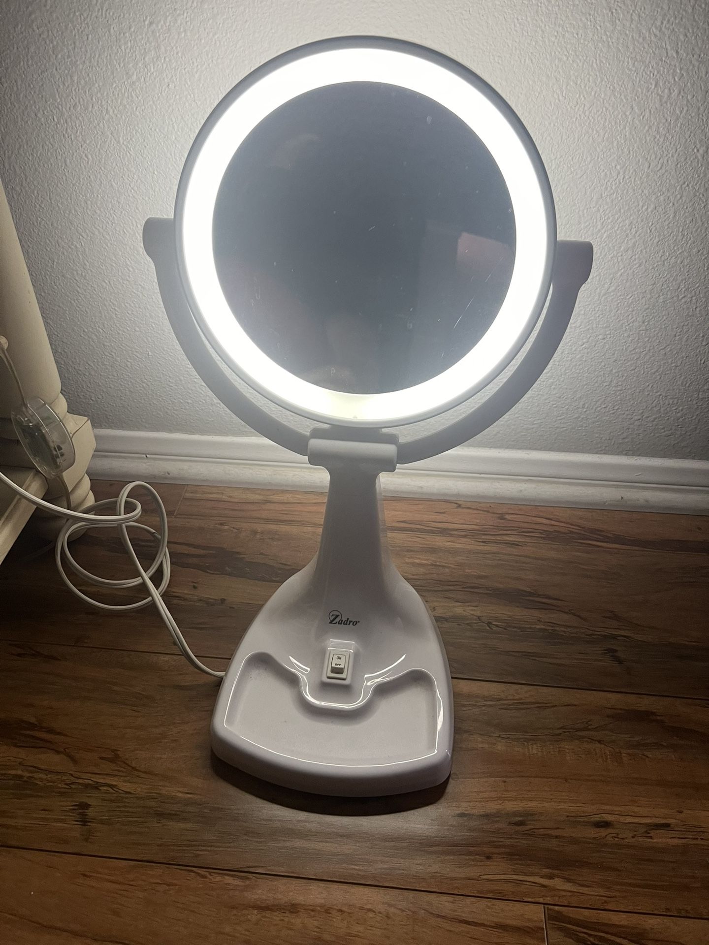 Makeup Mirror Pick Up In Perris Firm Price