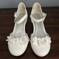 Girls Size 2  White Dress Shoes