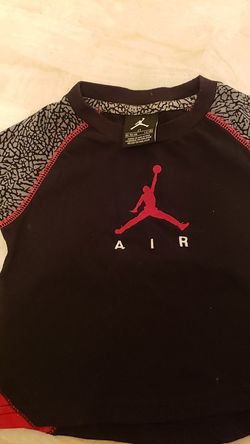 Air Jordan Toddler boys long sleeve shirt