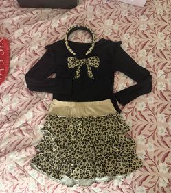 Girl set leopard